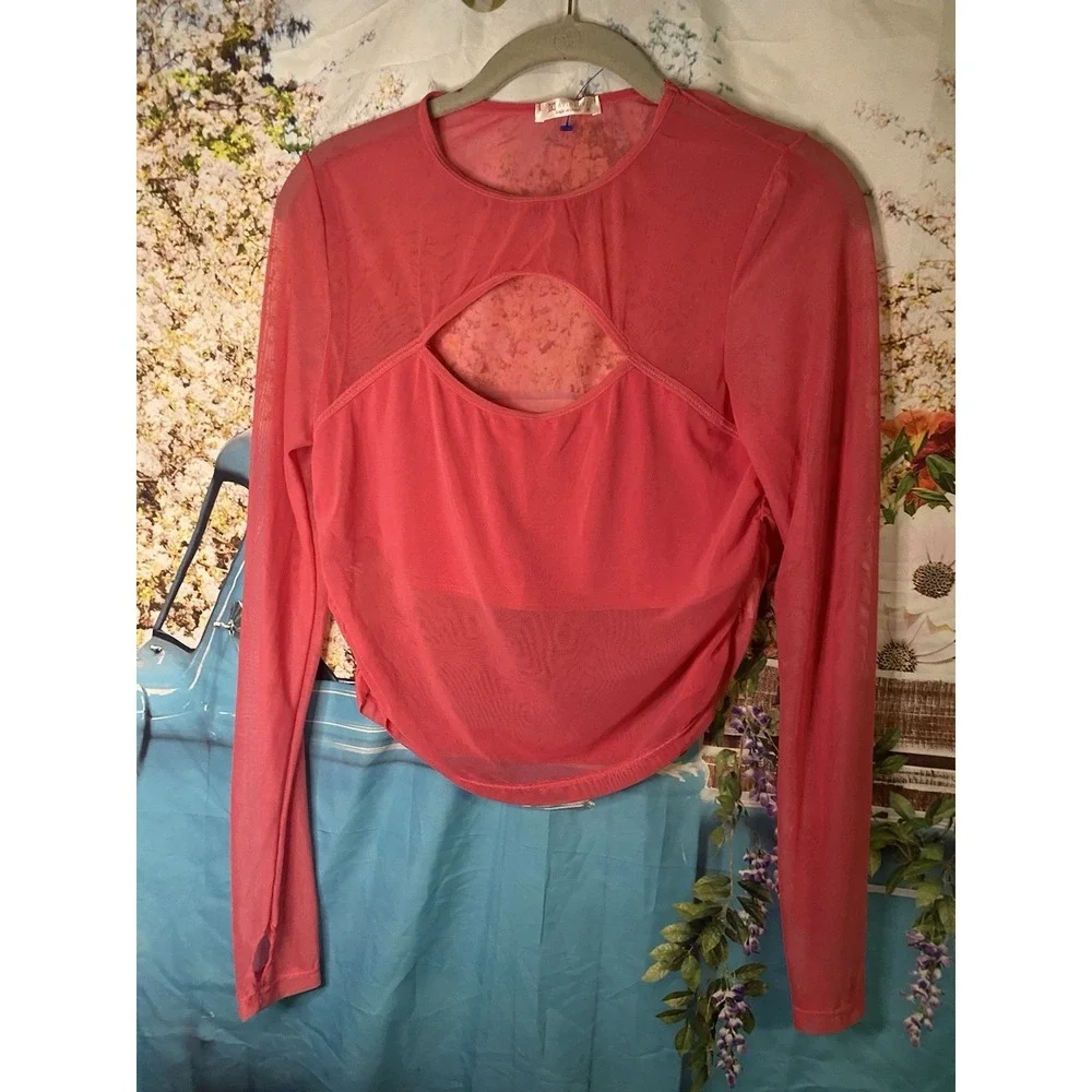 Womens Red Long Sleeve Mesh Yoga Crop Top Medium Sports - Picture 4 of 5